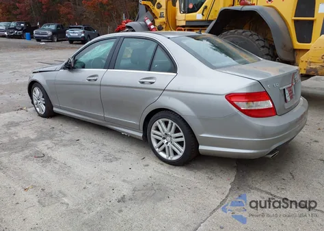 2009 Mercedes-Benz C 300 Luxury 4Matic/Sport 4Matic из США, поврежденный, VIN WDDGF81XX9R072703